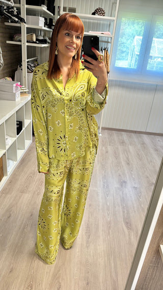 Ensemble bandana vert (chemise et pantalon)