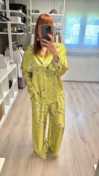 Ensemble bandana vert (chemise et pantalon)