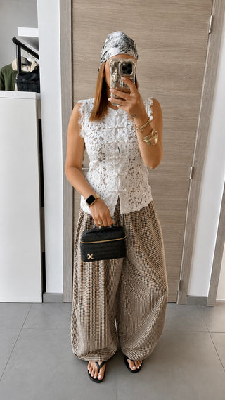 Blouse en dentelle blanche