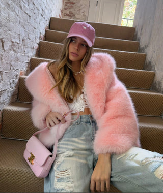 Fourrure rose à capuche