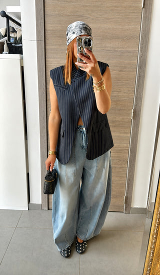 Jean barrel loose
