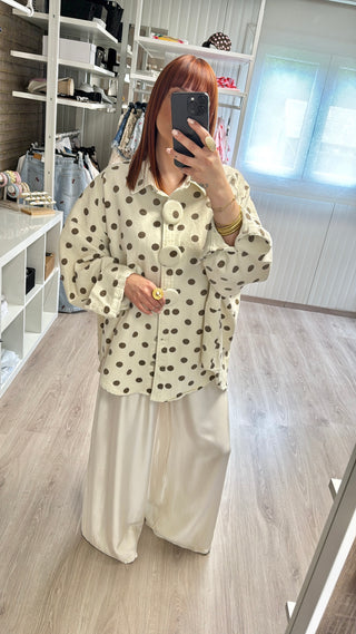 Chemise oversize beige à pois taupe