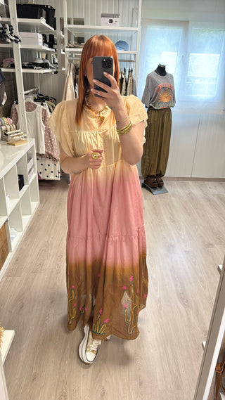 Longue robe tie and die