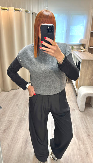Pull sans manches gris à clous