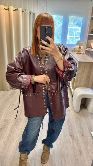 Veste similicuir à lacets lie de vin