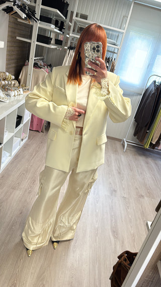 Blazer manches dentelle jaune