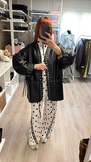 Veste similicuir noire à laçages