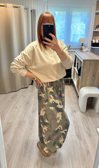 Sweat beige à détails cœurs dorés