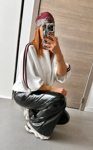 Sweat oversize gris à bandes bordeaux