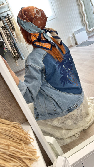 Veste en jean brodée oasis